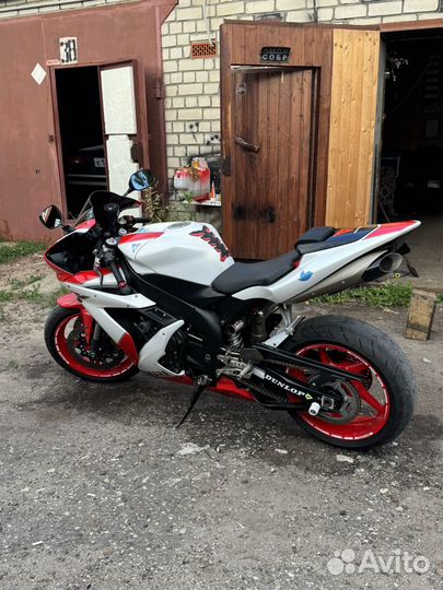 Yamaha YZF-R1
