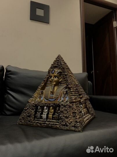 Пирамида большая