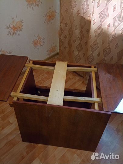 Журнальный столик