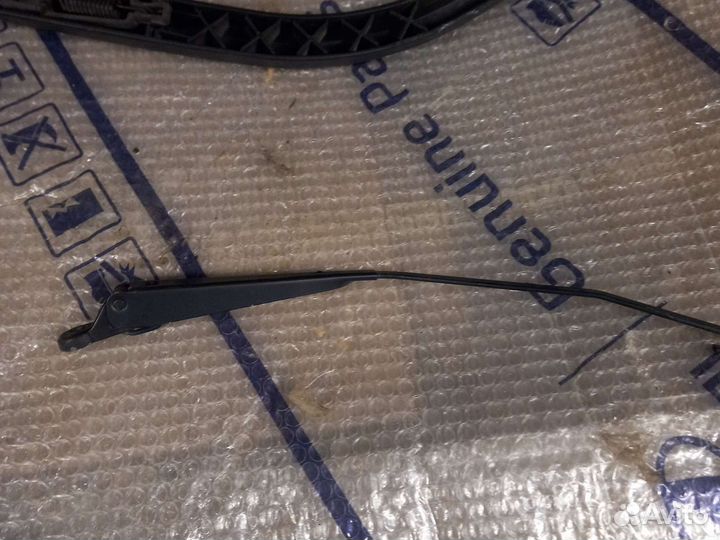 Заз шанс хечбек- поводок заднего дворника