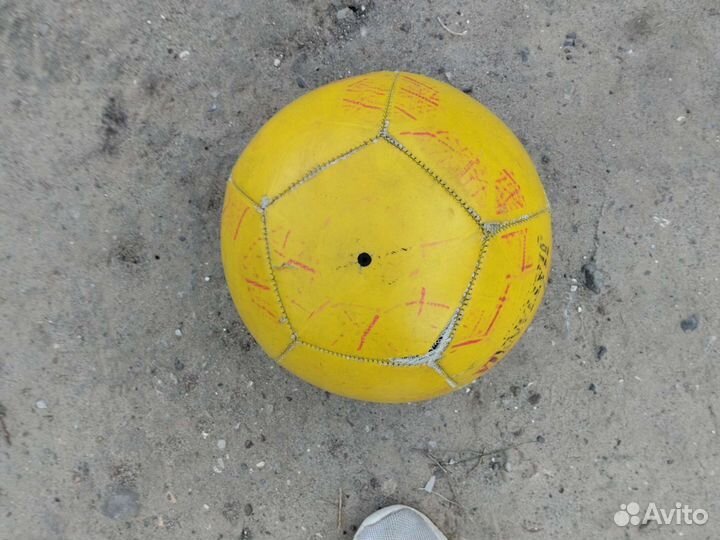 Футбольный мяч
