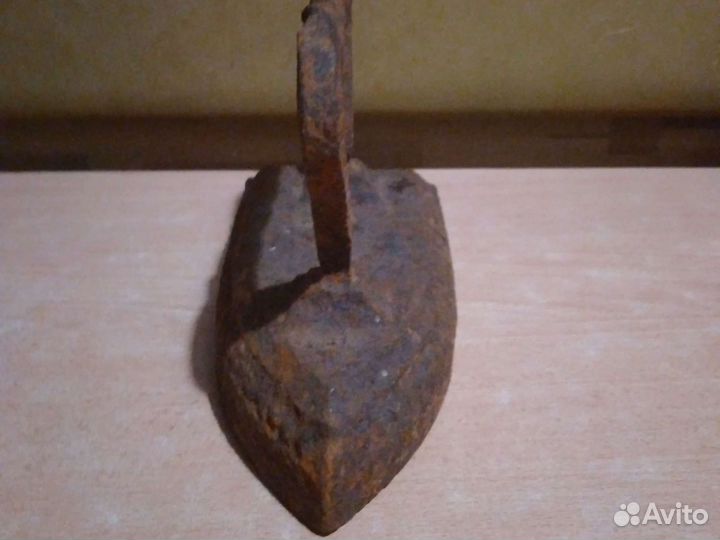 Утюг чугунный