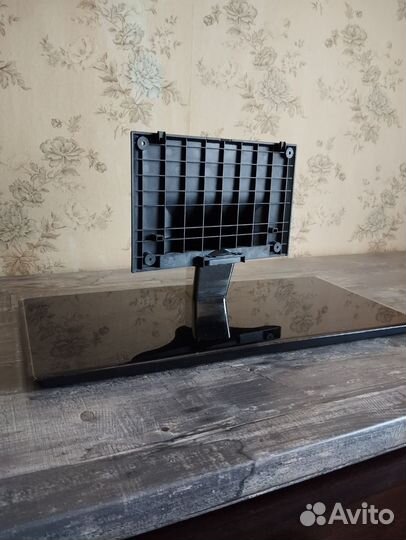 Подставка под телевизор LG 47LW575S