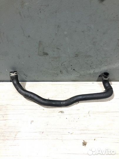 Патрубок системы охлаждения Mercedes-Benz E-Class