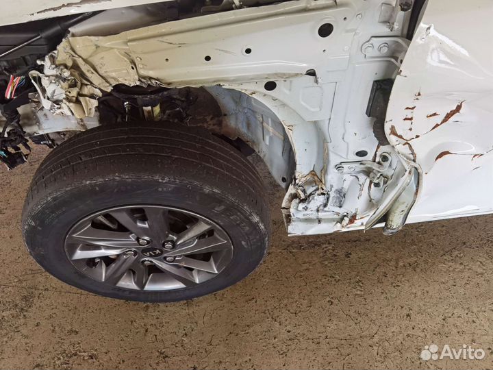 Kia Optima 2.0 AT, 2019, битый, 158 000 км