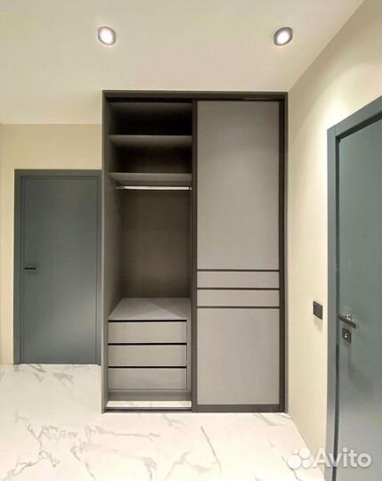 Шкаф в квартиру D 604