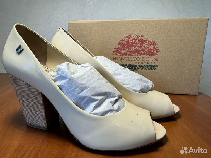 Туфли бежевые 38