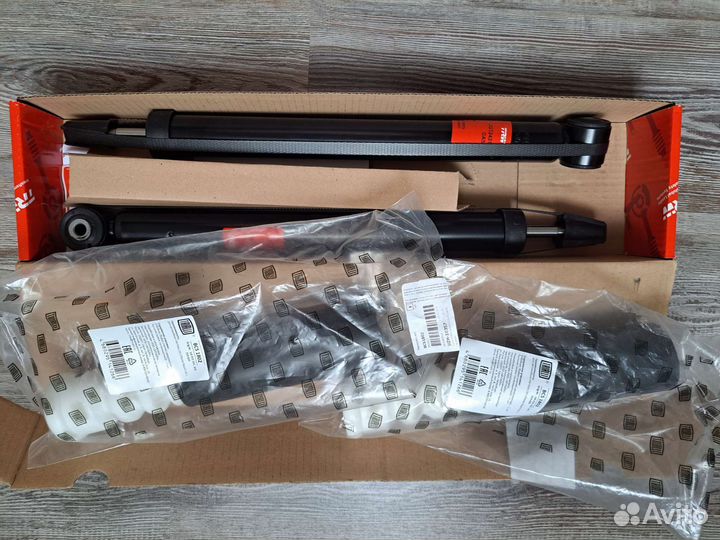 Стойки амортизатора комплект