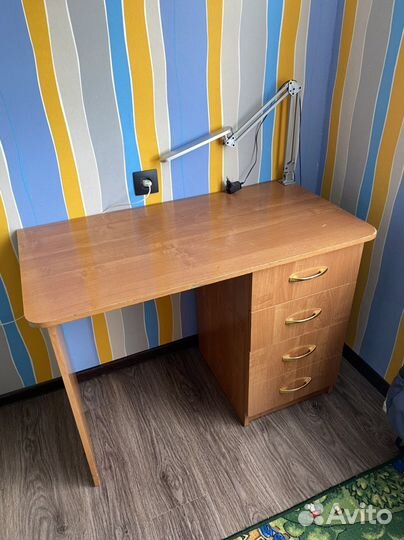 Стол школьника