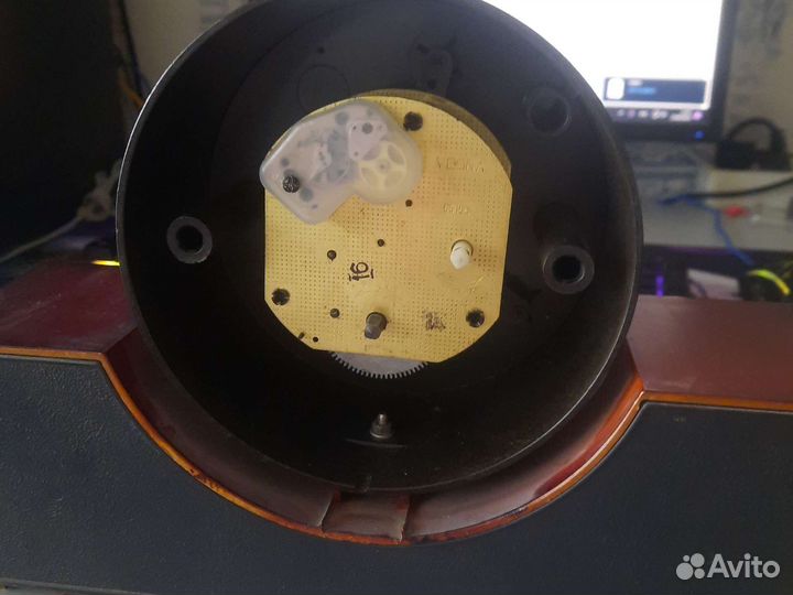 Часы настольные весна