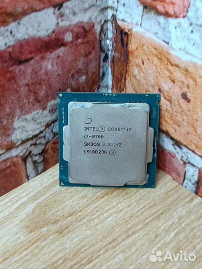 Процессор Intel Core i7 8700