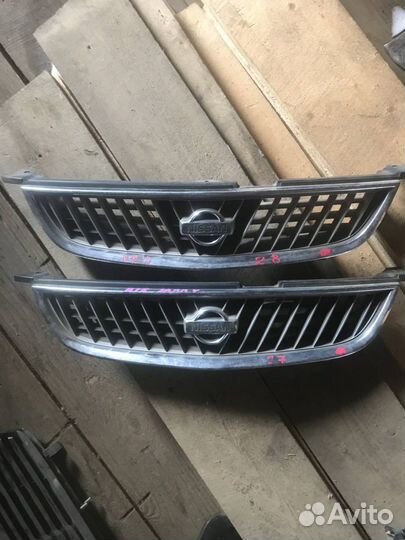 Решетка радиатора Nissan Sunny FB15