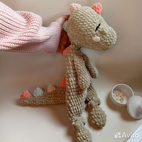 Игрушка комфортер вязанный