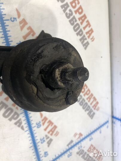 Тойота Камри Подушка двигателя Прав