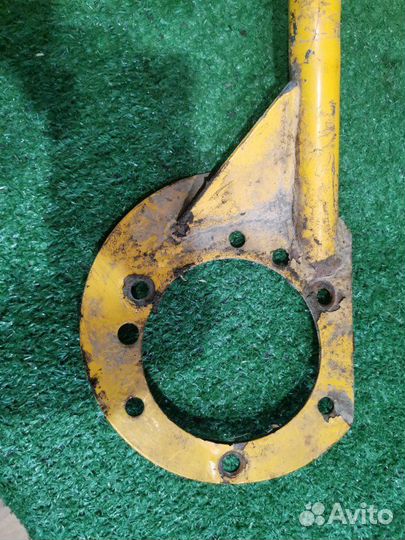 Распорка передних стоек Ваз 2110 2004