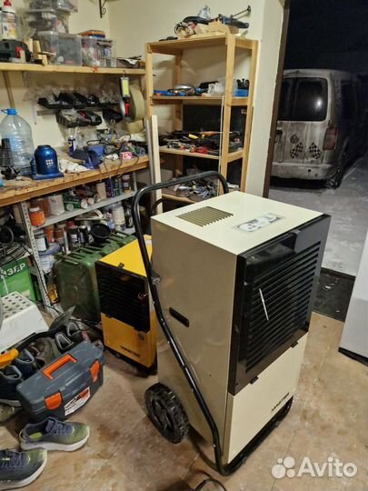 Осушитель воздуха Master dh752 ds2