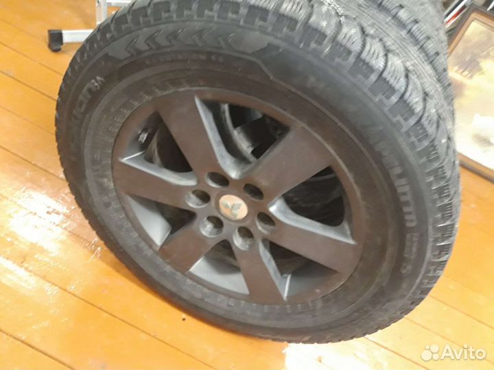 Шины на дисках продам комплект 4 колеса