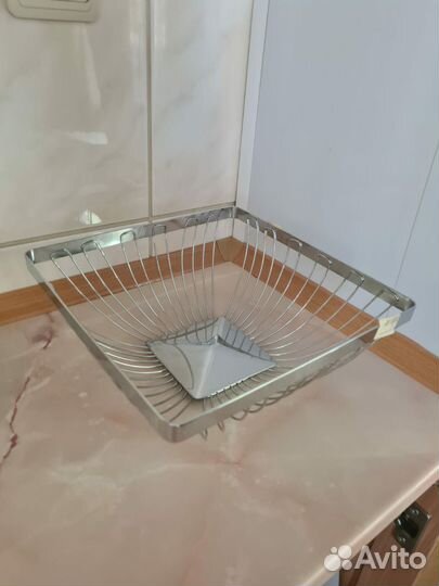 Фруктовница металлическая