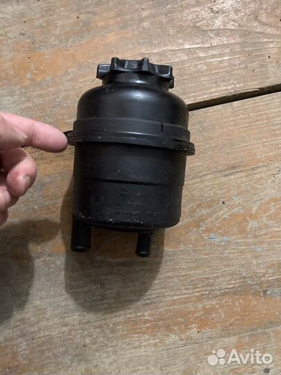 Бачок гур на бмв 3, 5, 7 серии