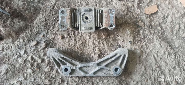Кронштейны двигателя генератора от BMW e32 e34
