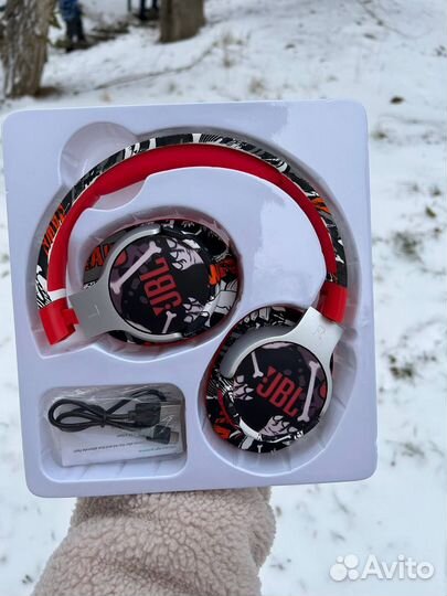 Накладные беспроводные наушники JBL Tune