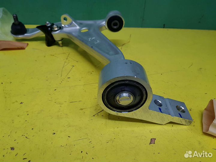 Рычаг левый Ниссан Икс трэил T30 545018H31A