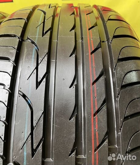 Three-A P606 235/45 R17 97W