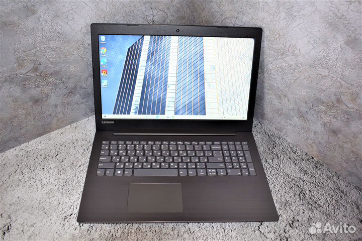 Ноутбук Lenovo на Core i3-7020U/ MX 150/ 240 gb
