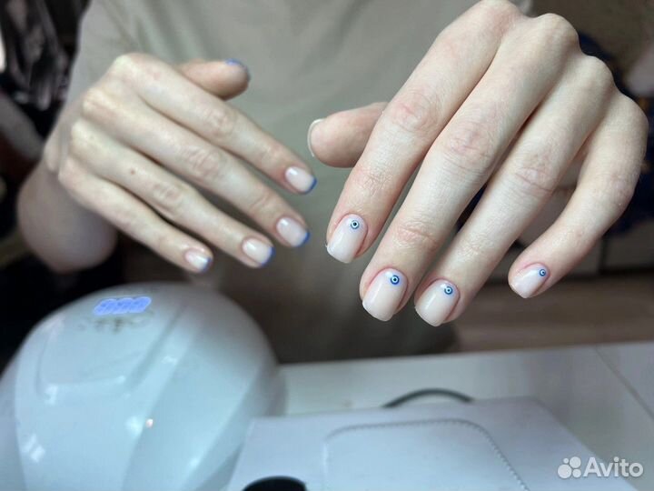 Модель на маникюр