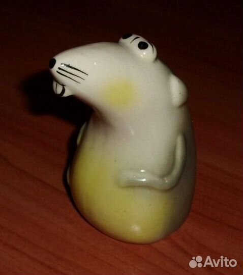 Фарфоровая статуэтка Крыса мышь высота 10 см СССР