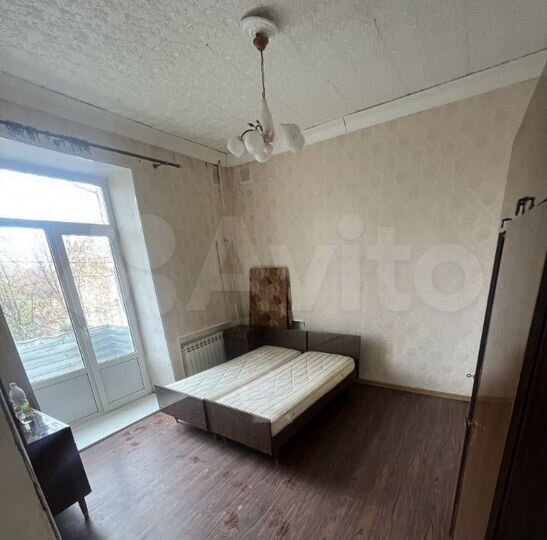 Комната 36 м² в 4-к., 2/2 эт.