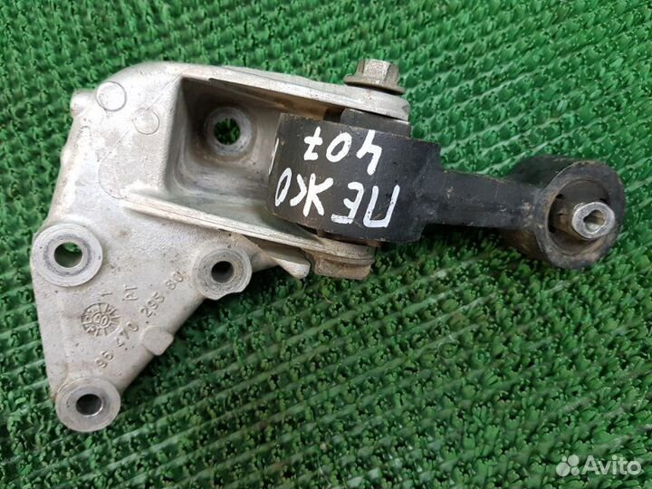 Кронштейн передний правый Peugeot 407 6D RFN