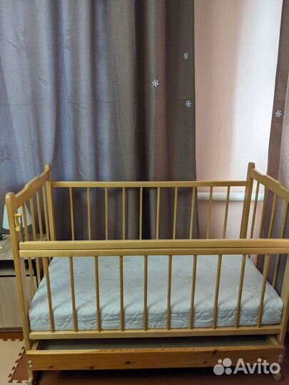 Детская кроватка маятник