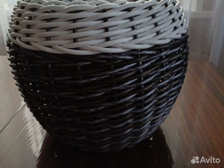 Горшок для цветов из ротанга