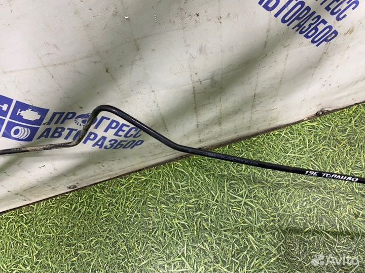 Трубка топливная Volvo S40 седан 2.4 B5244S 2008