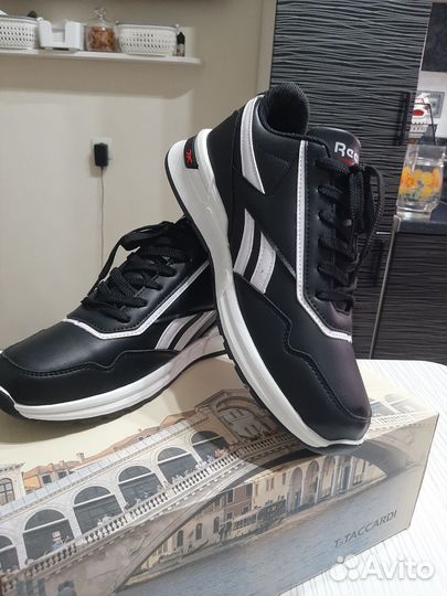 Кроссовки муж.Reebok,43рр,новые,осень-зимв