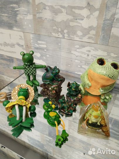 Коллекция лягушек