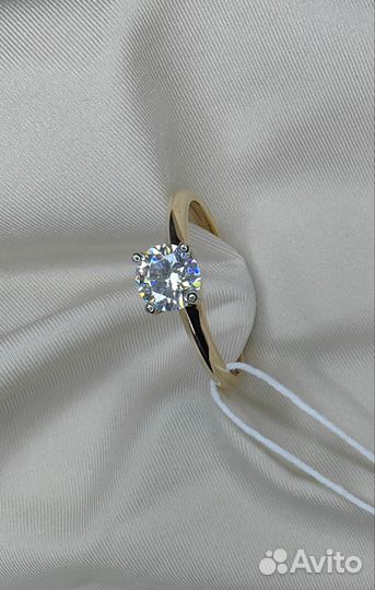 Золотое кольцо с и.бриллиантом новое 16