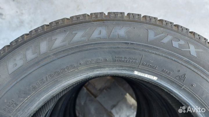 Bridgestone Blizzak VRX 215/60 R16