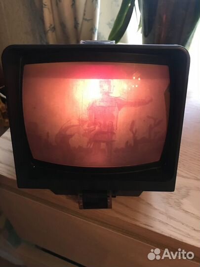 Дефи фильмоскоп детский со встроенным экраном