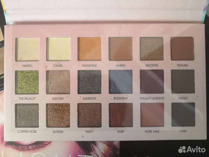 Палетка теней для век