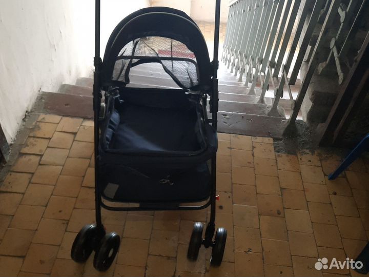 Прогулочная коляска для собак