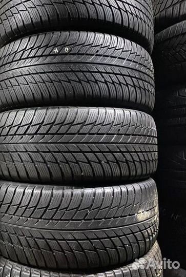 Bridgestone Blizzak LM-001 215/55 R17