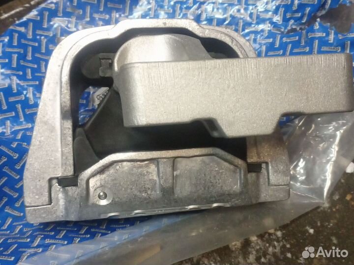 Подушка двс правая