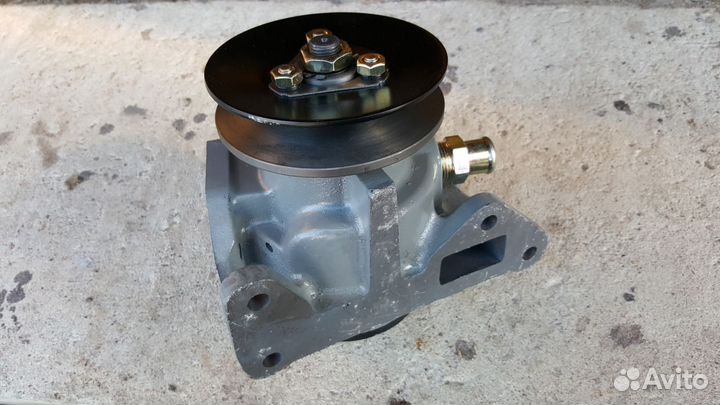 Водяной насос (помпа ) двигателя ямз-236