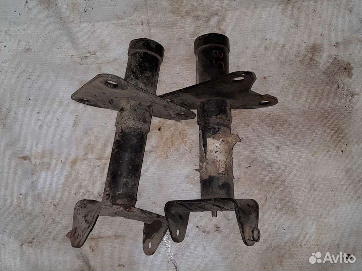 Кронштейн усилителя переднего бампера passat b5