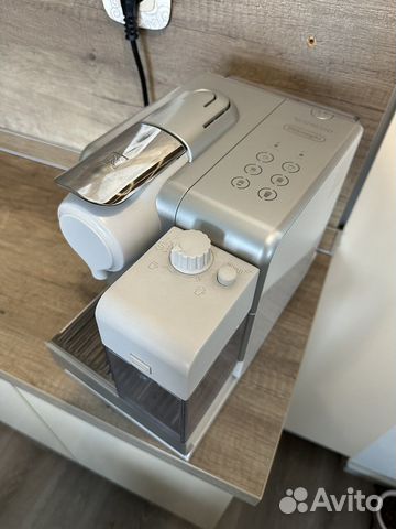 Капсульная кофемашина delonghi