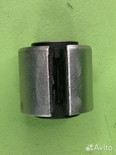 Сайлентблок стабилизатора 16x47x47 NEW (мр) разрез