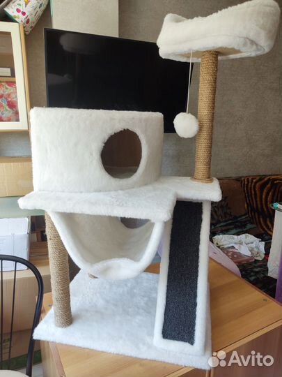 Домик для кошки с когтеточкой бу