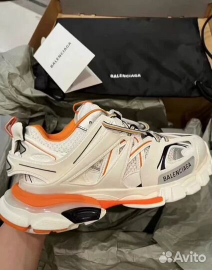 Balenciaga track